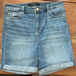 Liverpool Kristy High Rise Light Blue Denim Shorts Size 6